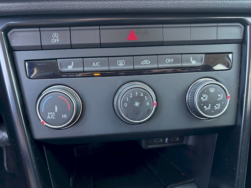 Volkswagen T-Roc (2022) 1.0 TSI 81kW - fotka 26 z 35