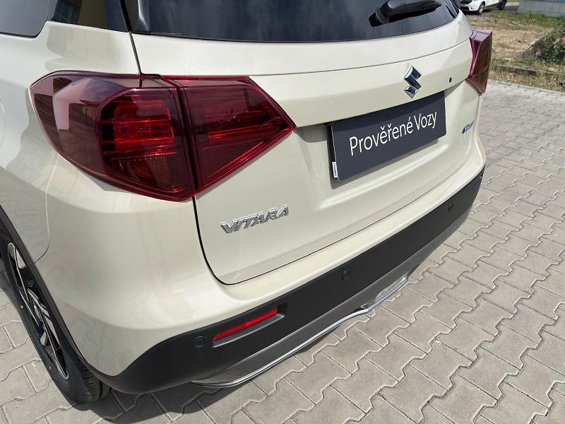Suzuki Vitara 1,4 BoosterJet Elegance - fotka 26 z 26