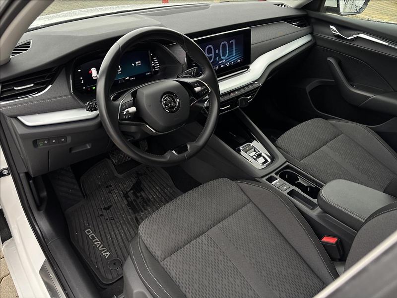 Škoda Octavia 2,0 TDI 110kW Style DSG - fotka 18 z 38