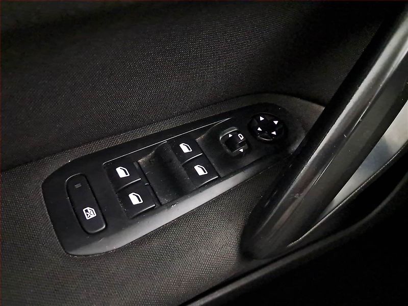 Peugeot 308 (2015) 1.6 BlueHDi, Tempomat - fotka 17 z 18