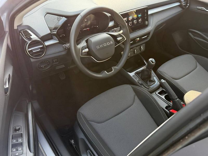 Škoda Fabia Selection 1,0 MPI 59 kW 5° MP - fotka 7 z 29