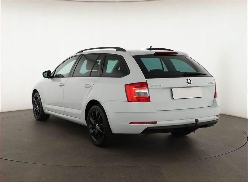 Škoda Octavia (2019) 2.0 TDI, Automat, Navi - fotka 4 z 17