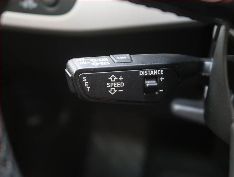 Audi A4 (2019) 30 TDI, Automat, Navi - fotka 23 z 27
