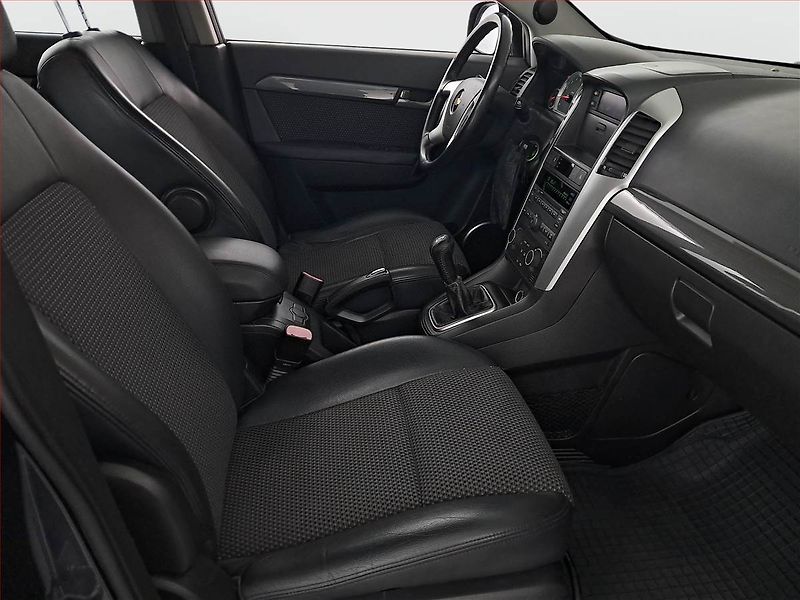 Chevrolet Captiva (2009) 2.0 D, 4X4, 7 míst, nová STK - fotka 9 z 17