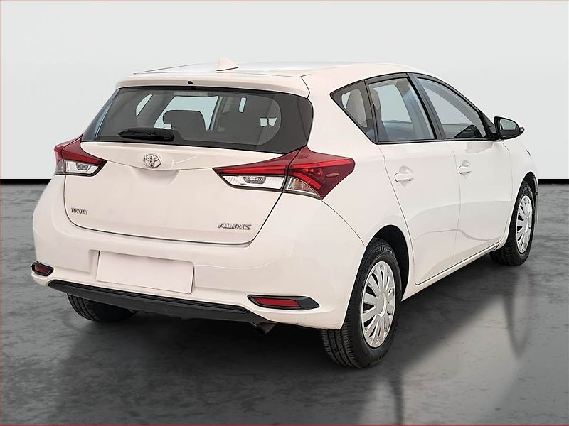 Toyota Auris (2015) 1.6 Valvematic, Serv.kniha - fotka 5 z 17