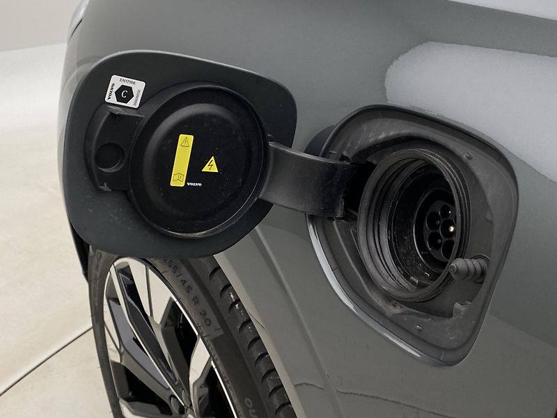 Volvo XC60 T8 AWD RECHARGE ULTRA BRIGHT - fotka 36 z 67