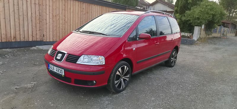 Seat Alhambra (2009) - fotka 2 z 24