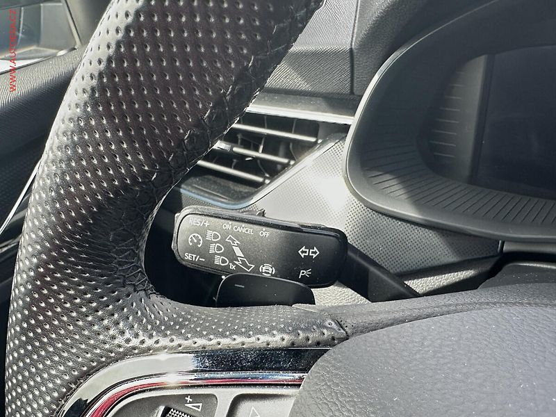 Škoda Scala (2020) 1.5 TSi, 1.maj,ČR, Style - fotka 12 z 22