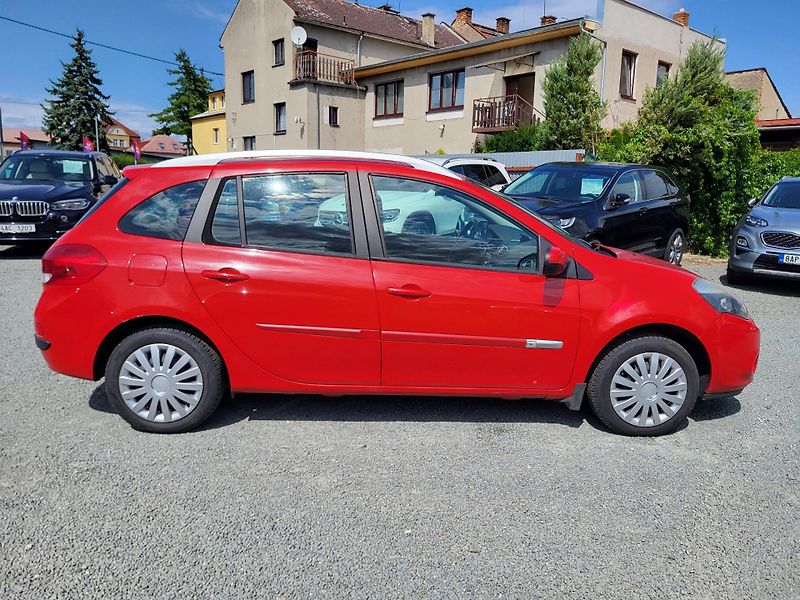 Renault Clio GRANDTOUR 1.2 i 16V ČR 1.majit - fotka 5 z 40