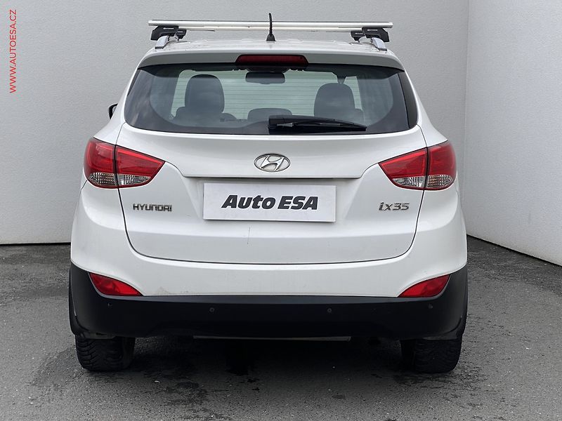 Hyundai ix35 (2011) 1.6 GDi, ČR, AC, park.čidla - fotka 5 z 17