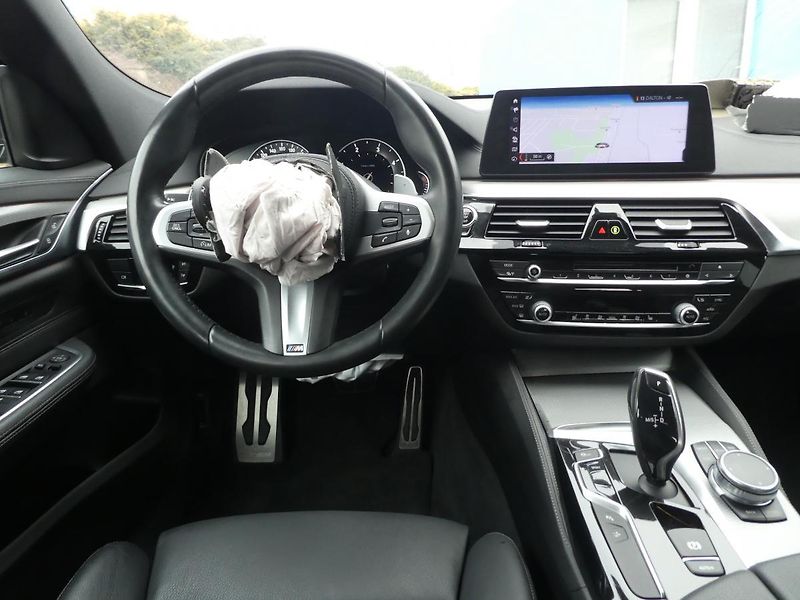 BMW Řada 6 GT 630D 195kW  M SPORT  - fotka 9 z 15