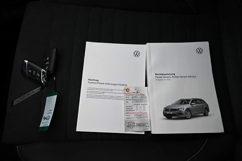 Volkswagen Passat (2022) 2.0 ELEGANCE LED MATRIX ACC Ta - fotka 29 z 32