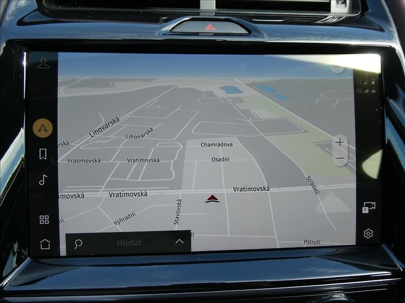 Jaguar E-Pace 2,0 D165,R-Dyn SE,1.maj,ČR,zár - fotka 27 z 38