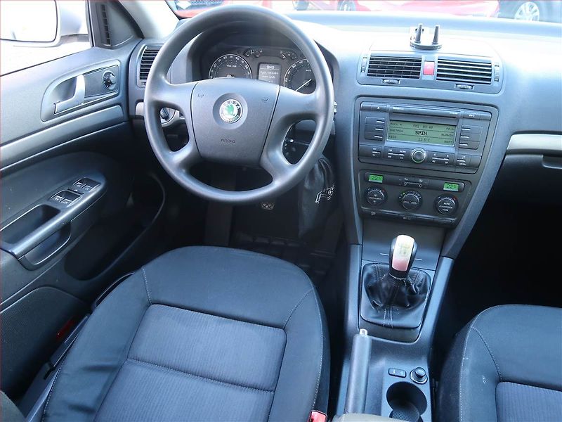 Škoda Octavia (2006) 1.6, Eko.zaplacen, po STK - fotka 7 z 15