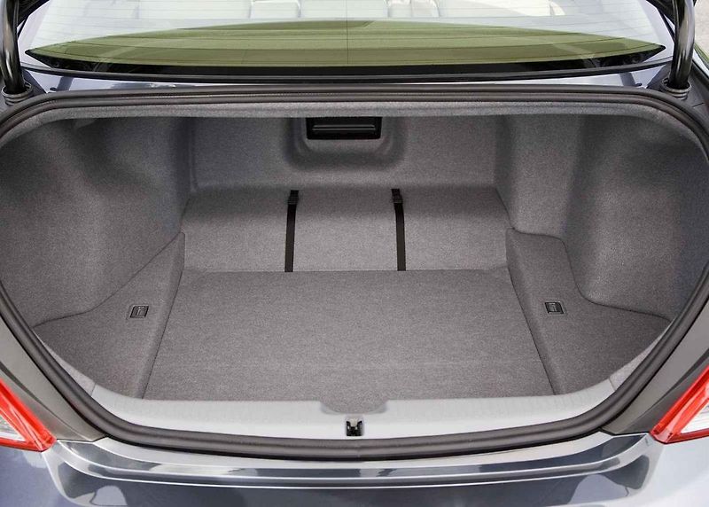 Honda Legend se dnes v bazarech prodává jen po kusech. Stačí na ni ale 200 tisíc korun.