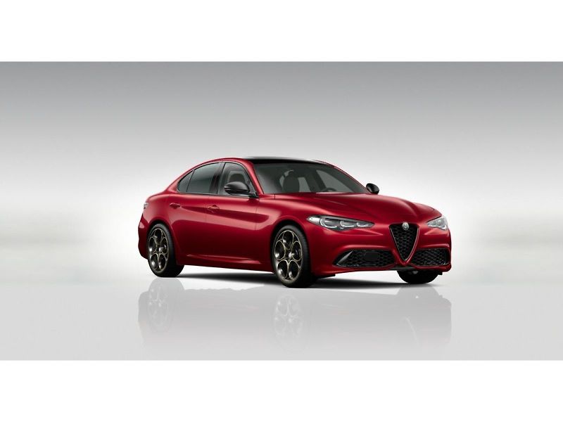 Alfa Romeo Giulia (2026) 2.0T 280k AT8 ZF Q4 4x4 Intens - fotka 1 z 6