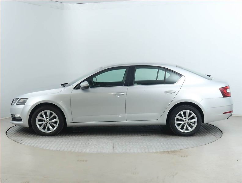 Škoda Octavia (2018) 1.6 TDI, ČR,1.maj, Tempomat - fotka 3 z 17