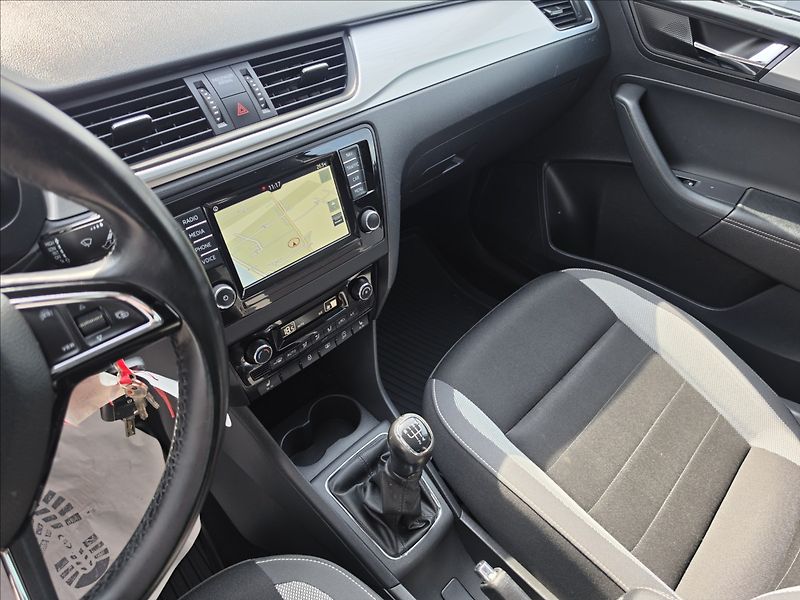 Škoda Rapid 1,0 TSi 70KW Ambition + NAVI T - fotka 13 z 42