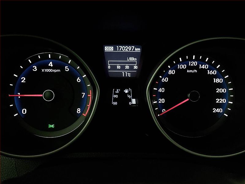 Hyundai i30 (2015) 1.4 CVVT, Tempomat - fotka 11 z 17