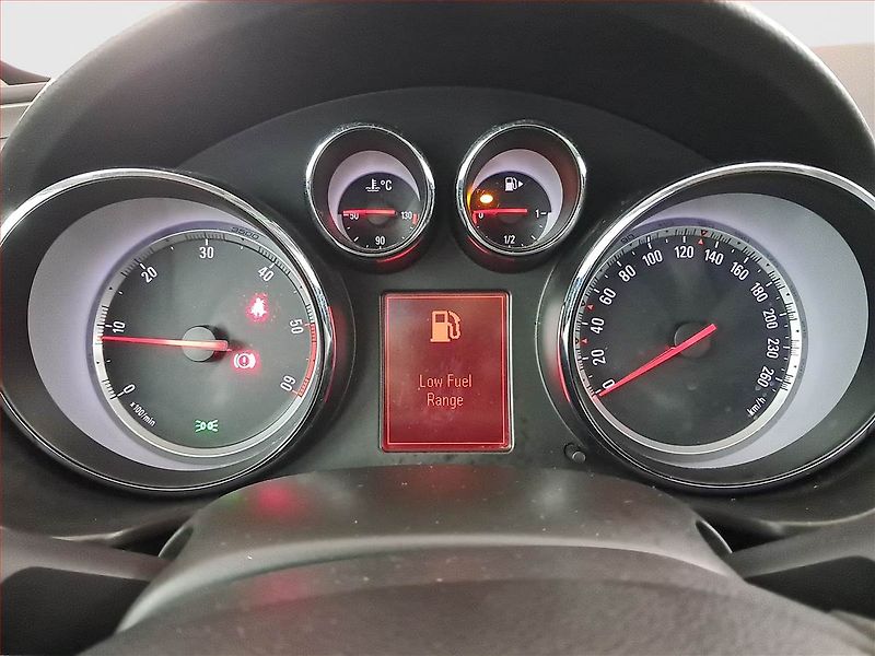 Opel Insignia (2010) 2.0 CDTI, po STK, Tažné - fotka 11 z 17