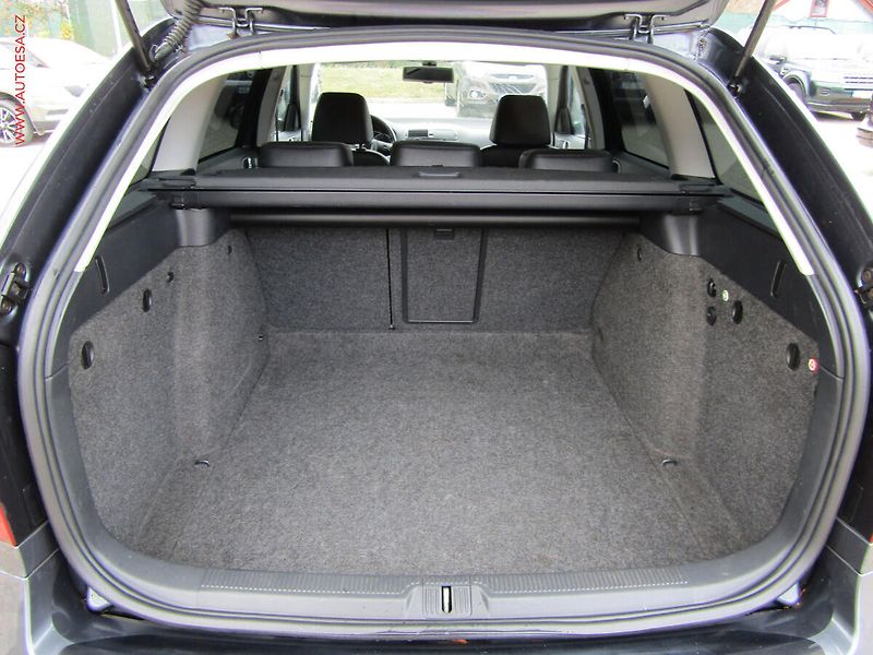 Škoda Octavia (2010) 1.6 TDi, Xenon, autoAC - fotka 7 z 20