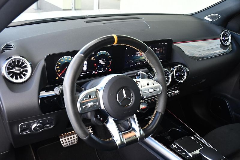 Mercedes-Benz GLA 45S AMG 4MATIC+PANO - fotka 15 z 53