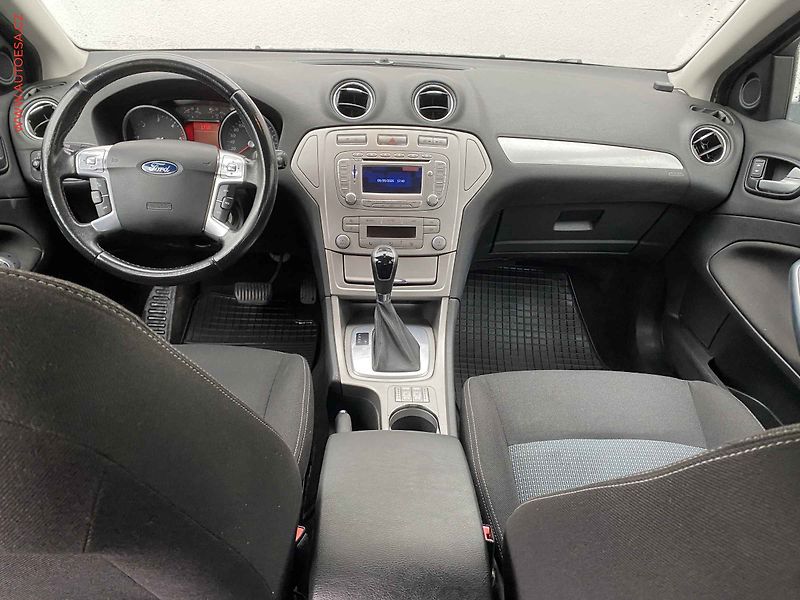 Ford Mondeo (2009) 2.0TDCi, AT, navi - fotka 8 z 20