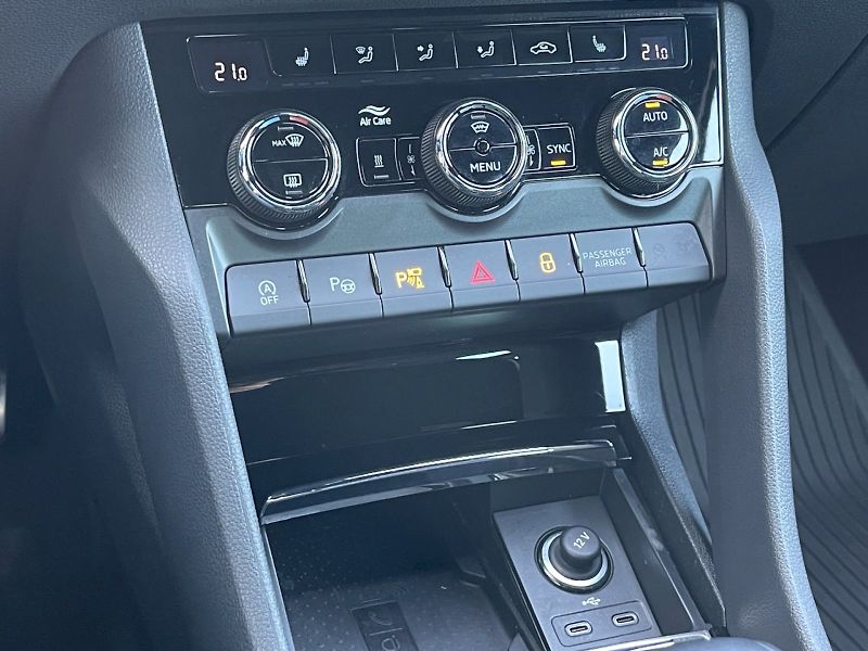 Škoda Karoq (2024) 2.0 TSI 140kW SportLine DSG 4x - fotka 13 z 35