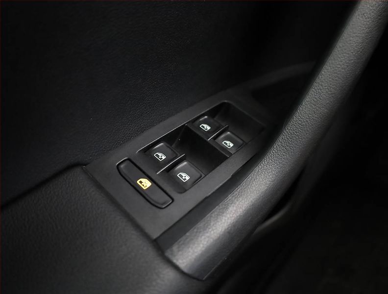 Škoda Octavia (2017) 2.0 TDI, Serv.kniha, Navi - fotka 16 z 20