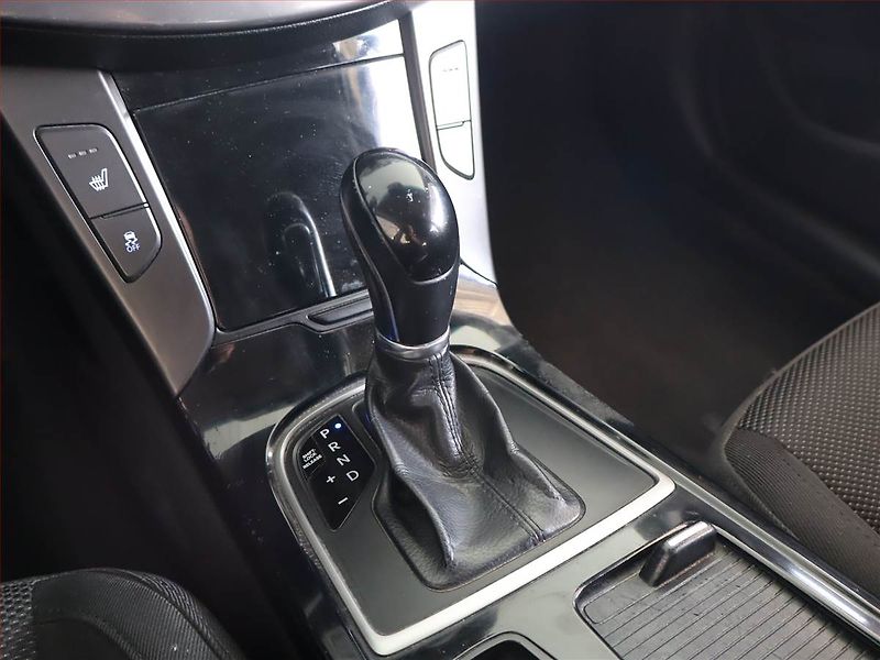 Hyundai i40 (2012) 1.7 CRDi, Automat, Navi - fotka 13 z 19