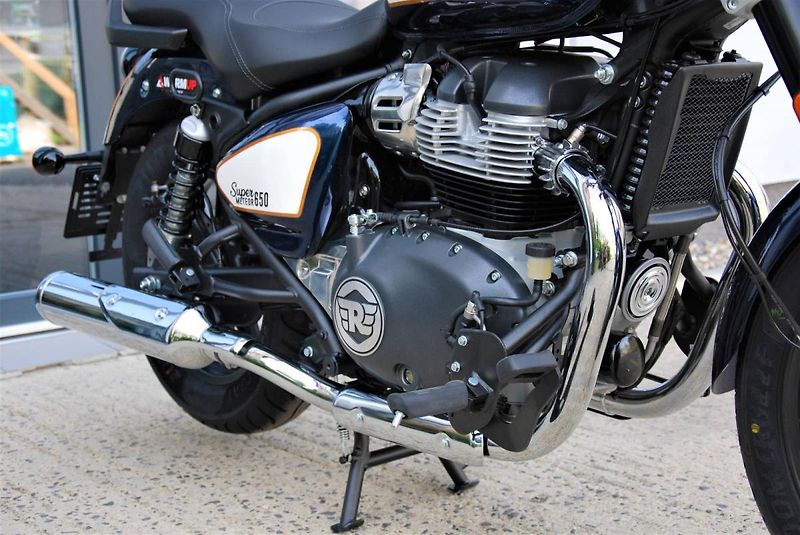Royal Enfield Super Meteor 650 (2026) CELESTIAN BLUE - fotka 14 z 25