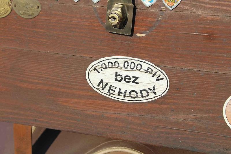 V retro auto muzeu Veteráni Litvínov měli ve středu zastávkou účastníci Velorex čundru 2024 na svém putování po severních Čechách. S nejstarším Velorexem z roku 1962 jede Petr Žůrek ze Světlé nad Sázavou.