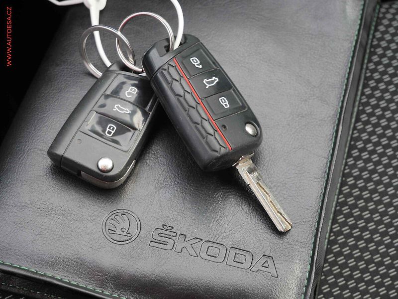 Škoda Octavia (2014) 1.4TSi, ČR, Ambition, TZ - fotka 16 z 16