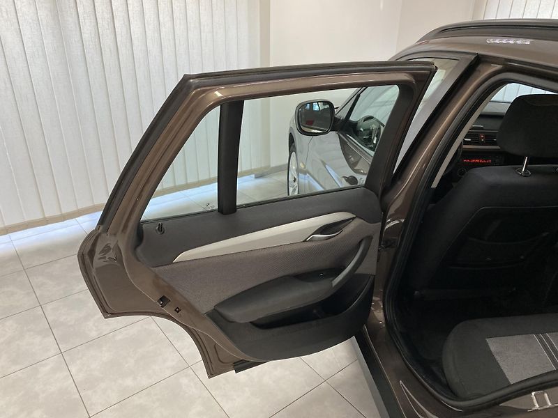BMW X1 2.0D  XDRIVE REZERVACE  - fotka 16 z 23