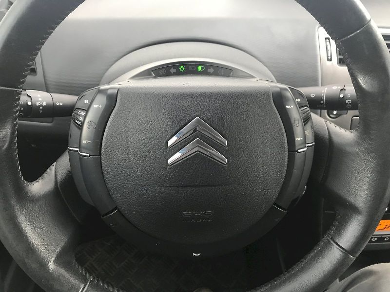 Citroën C4 (2011) 1,4 16V - fotka 9 z 20