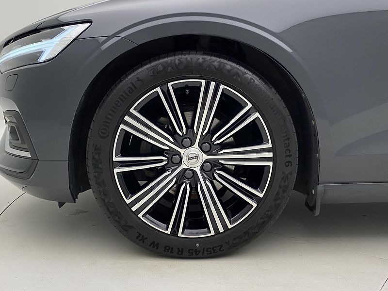 Volvo V60 D4 INSCRIPTION AUT REZERVACE - fotka 36 z 47