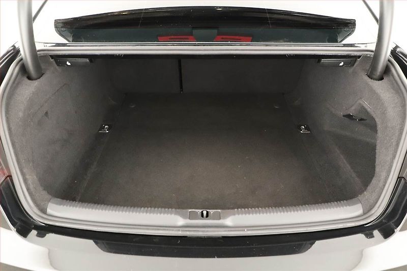 Audi A5 (2009) S-Line 2.0 TFSI, Xenony - fotka 13 z 14