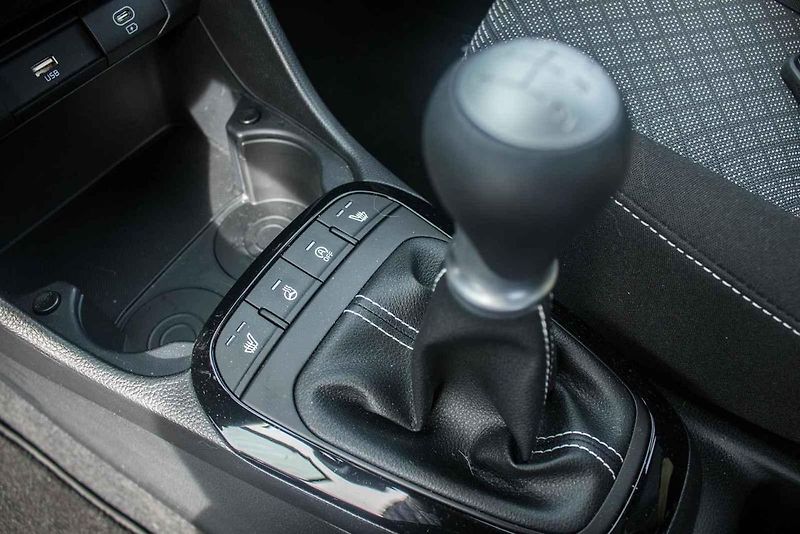 Obří a pohodlná, nebo malá a šikovná? Sorento a Pivanto představují opačné póly modelové řady Kia.