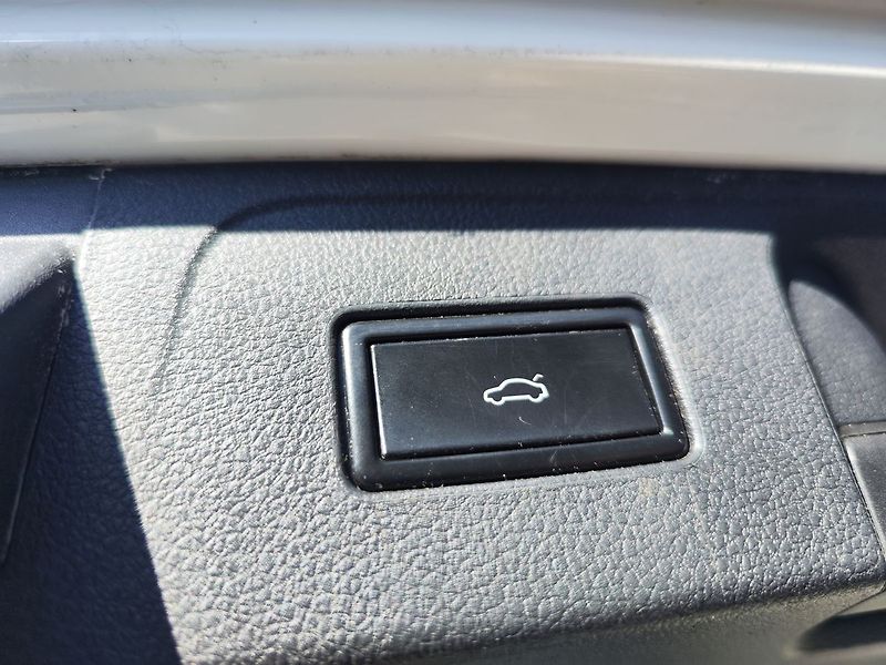 Volkswagen Passat 2.0 TDi/110kW Highline DSG ČR - fotka 10 z 37