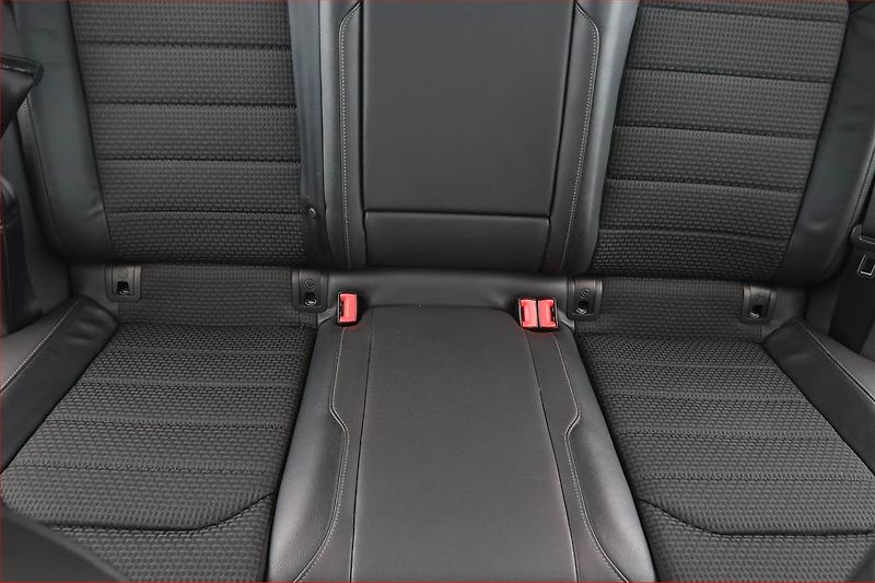 Volkswagen Golf (2013) Highline 1.6 TDI, Automat - fotka 10 z 17