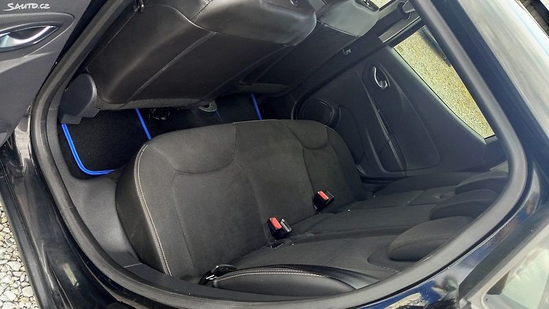 Renault Clio (2016) - fotka 21 z 32