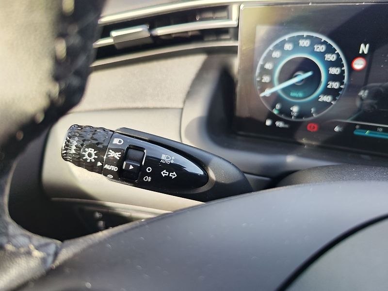 Hyundai Tucson 1.6 CRDI/100kW Smart MHEV - fotka 27 z 31