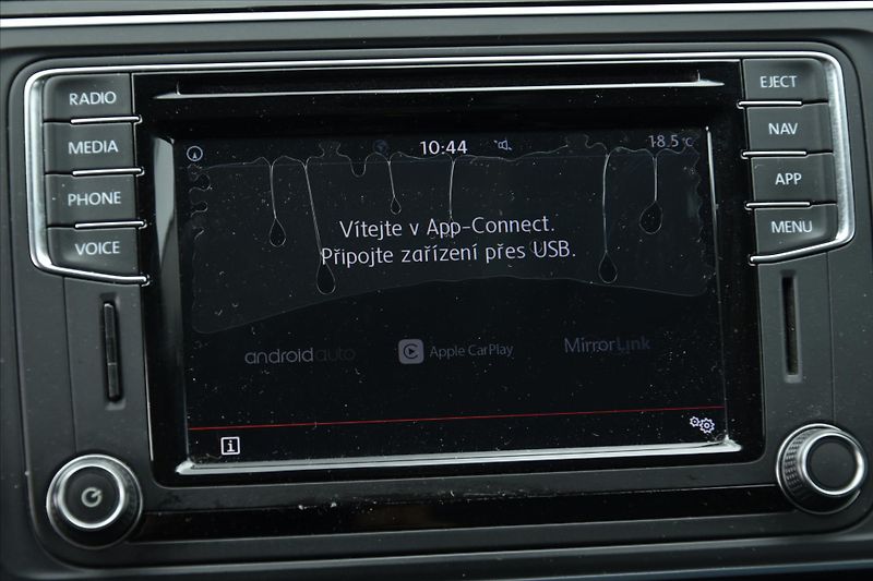 Volkswagen Multivan 2.0 TDI 110kW TAŽNÉ ZAŘ. ČR - fotka 20 z 30