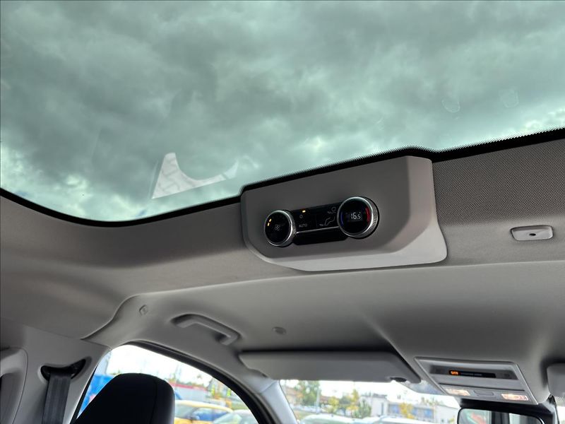 Ford Tourneo Custom 2,5 PHEV 171kW Titanium X L1 - fotka 22 z 59