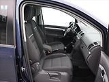 Volkswagen Touran 1,6 TDI Cup Panorama Serv.knih - náhled 11