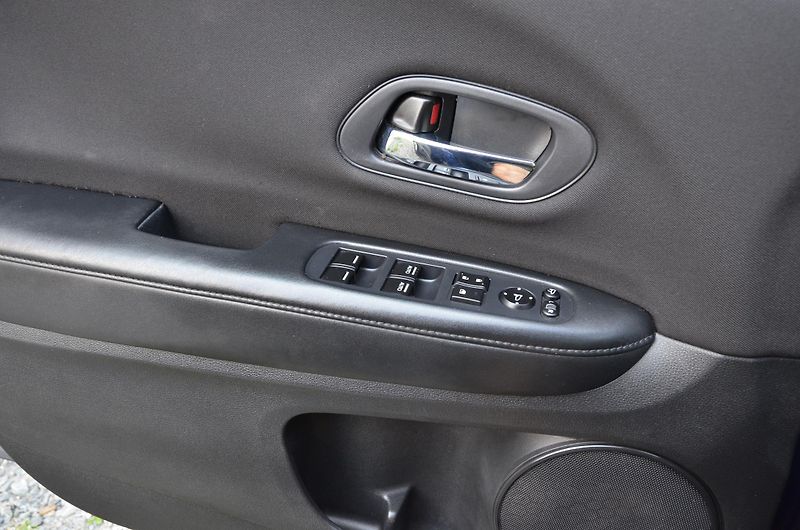 Honda HR-V (2017) 1.5 i-VTEC 96kW/Comfort 1.MAJ. - fotka 20 z 36