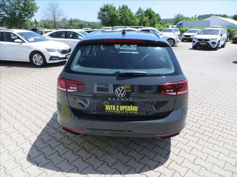 Volkswagen Passat 1,5 TSI 110kW Business ČR - fotka 6 z 23