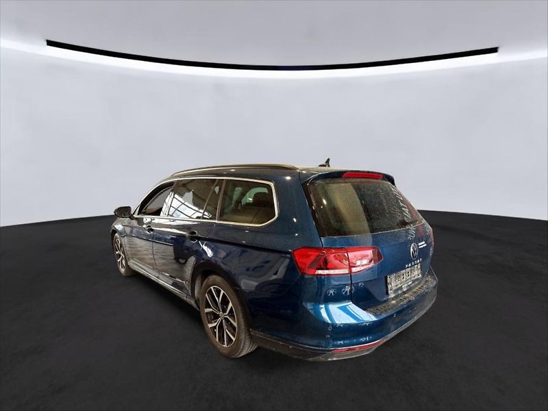 Volkswagen Passat 2,0 TAŽNÉ,EL.SEDADLA,KAMERA - fotka 3 z 8