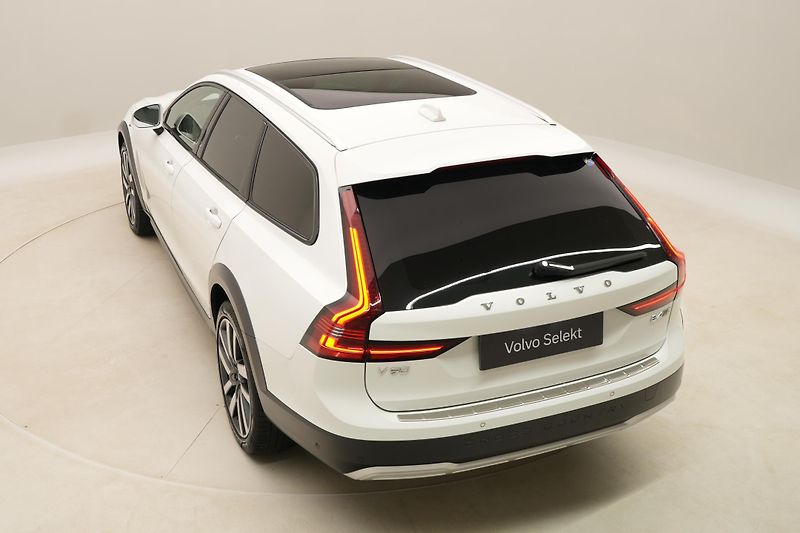 Volvo V90 CC B4 AWD MOMENTUM AUT - fotka 18 z 65