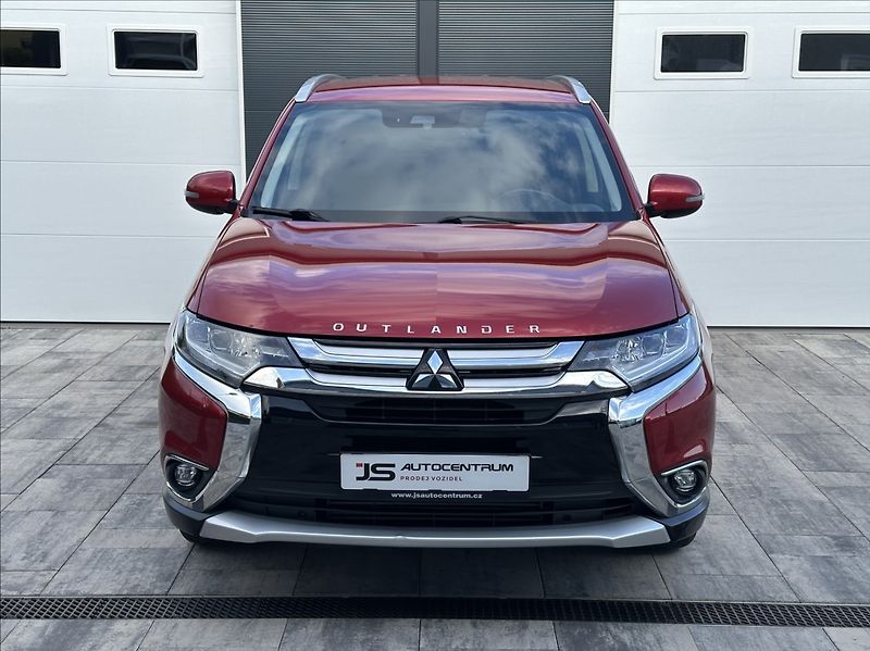 Mitsubishi Outlander 2,2 DI-D 150PS  Intense+ -7 4x - fotka 3 z 53